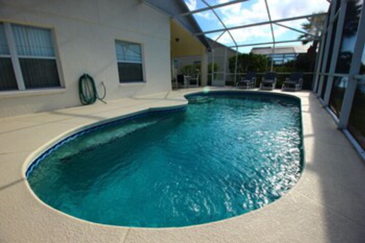 Pool 11 of 29