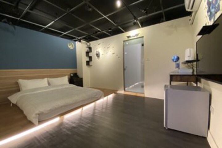 Room 63 of 89