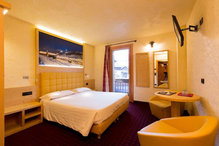 Room 6 of 39