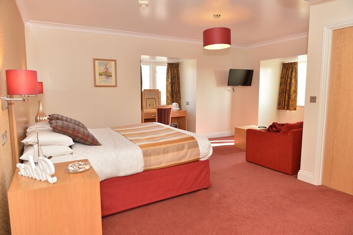 Room 3 of 51