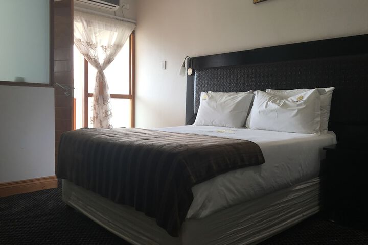 Room 8 of 30