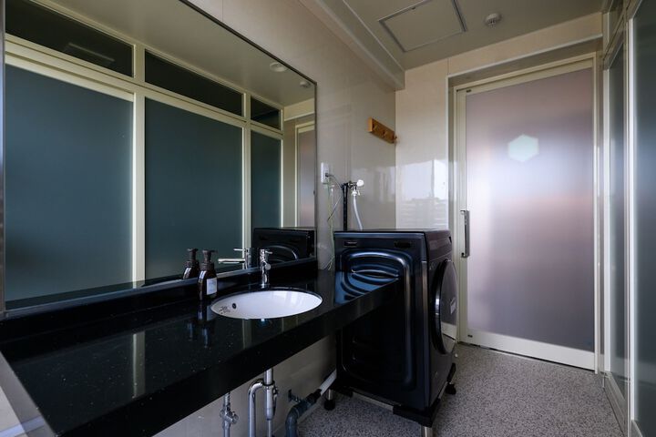 Room 12 of 40