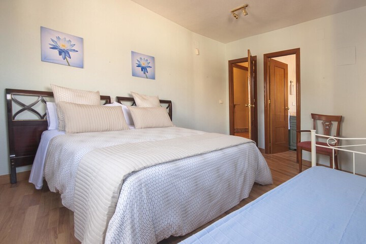 Room 2 of 31
