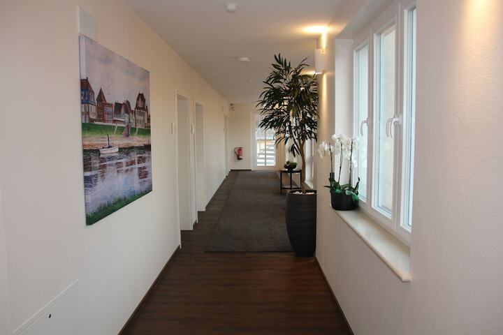 Ballroom/Hall 33 of 44
