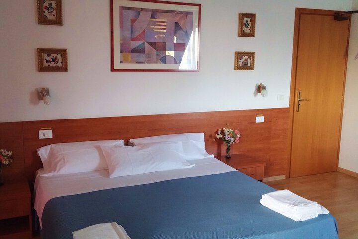 Room 77 of 170