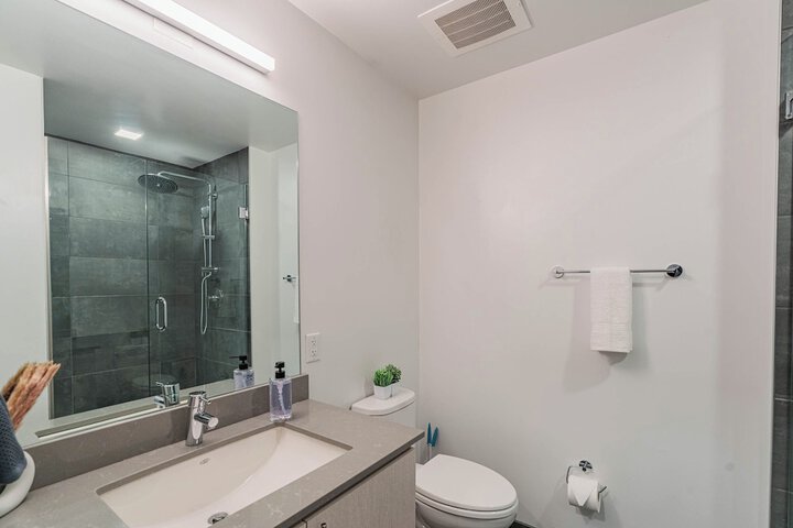 Room 15 of 32
