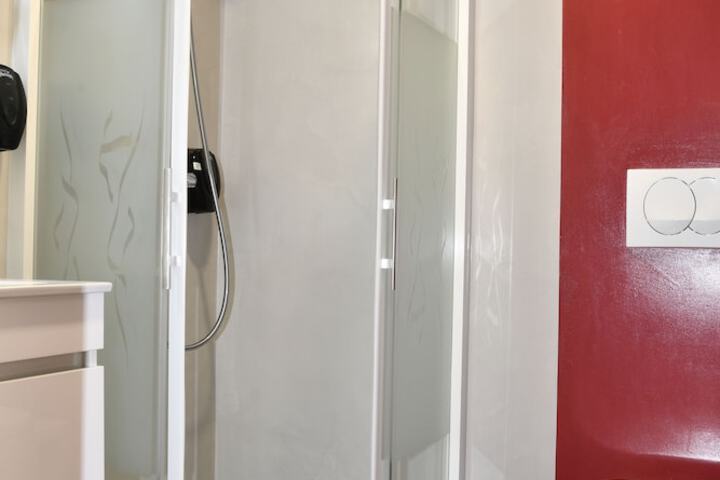 Room 31 of 68