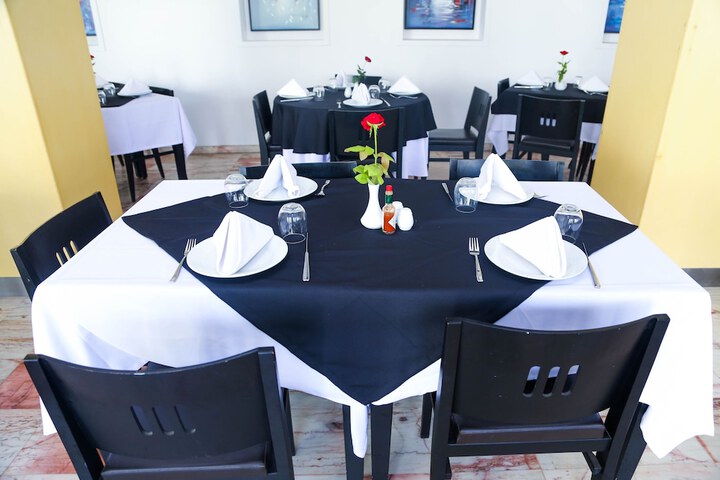 Dining 114 of 147