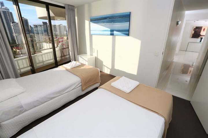 Room 9 of 47