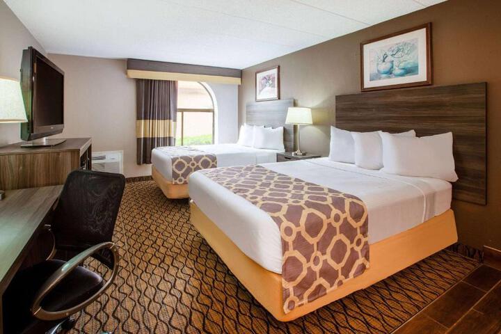 2 Queen Beds (4 of 14)