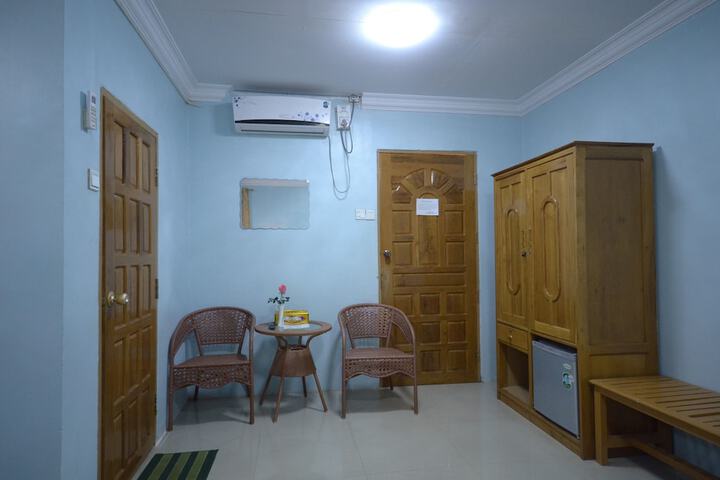 Room 4 of 35
