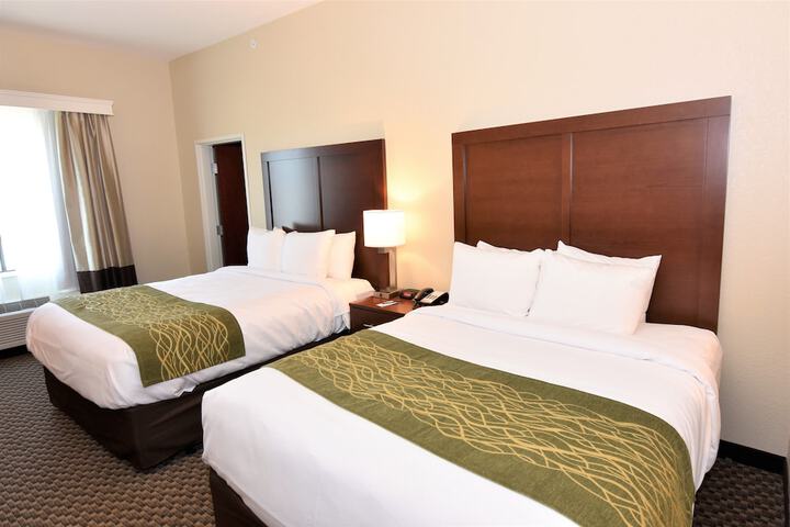 2 Queen Beds (11 of 30)