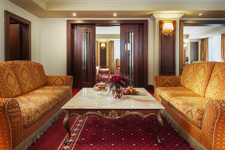 Room 8 of 71