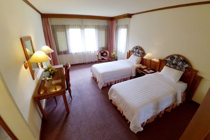 Room 25 of 69