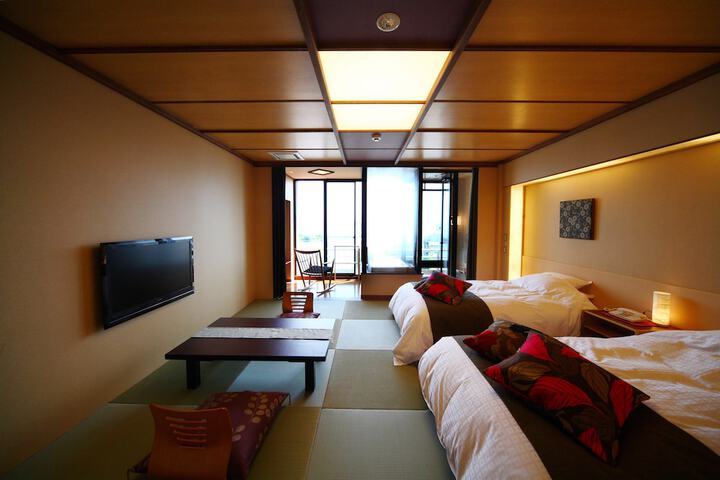 Room 25 of 184