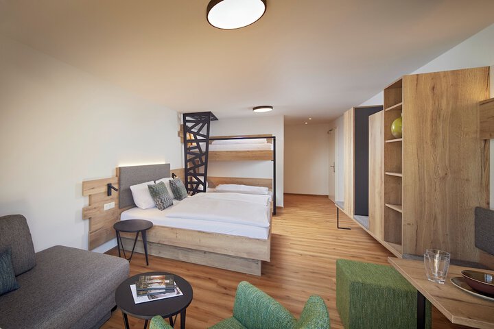 Room 10 of 43
