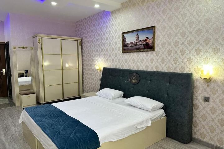 Room 15 of 36
