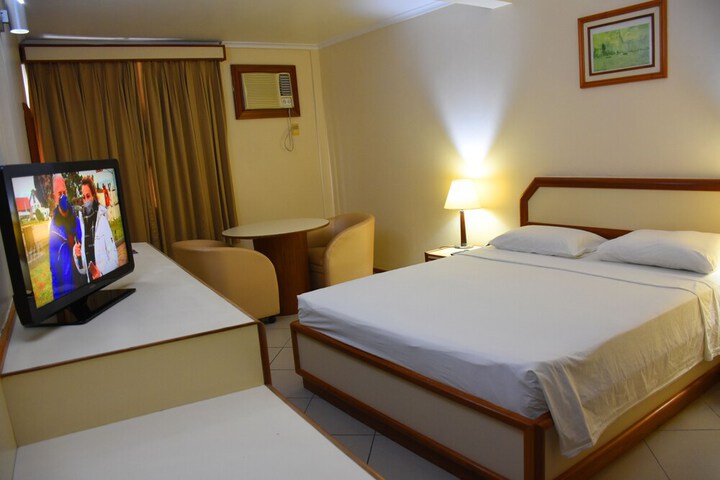 Room 18 of 32
