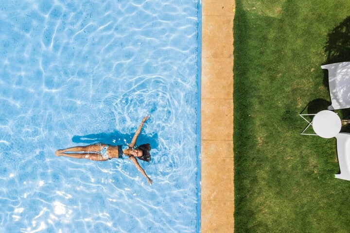 Pool 19 of 39