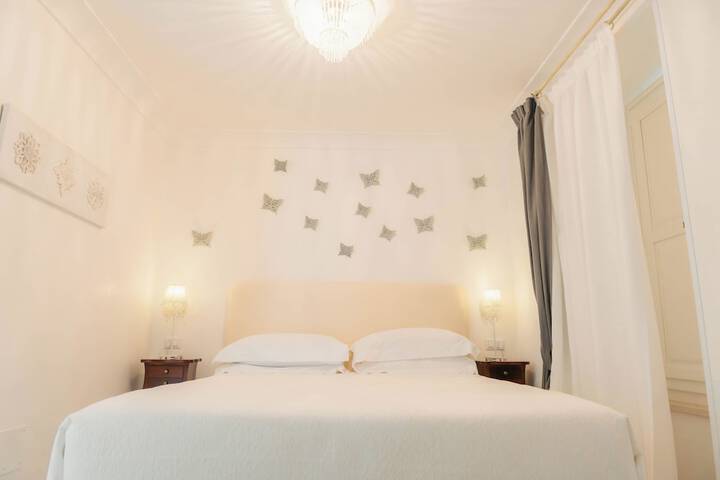 Room 10 of 48