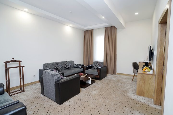 Room 10 of 23