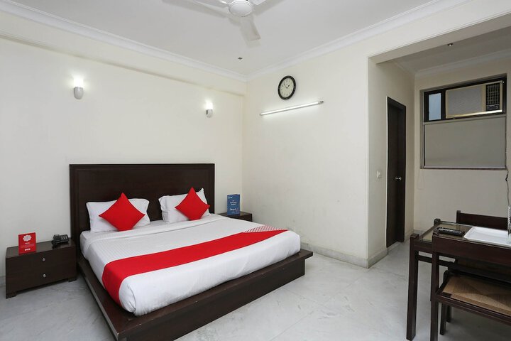 Room 13 of 26