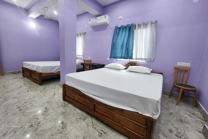 Room 10 of 18
