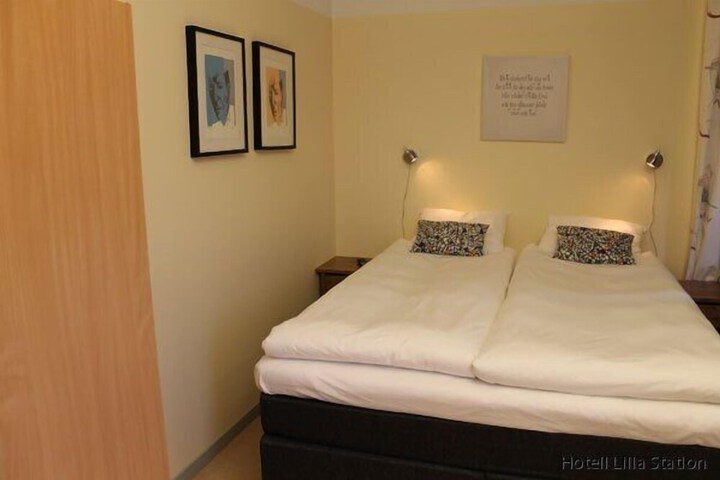Room 7 of 32