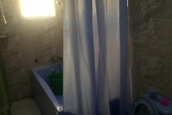 Room 21 of 32