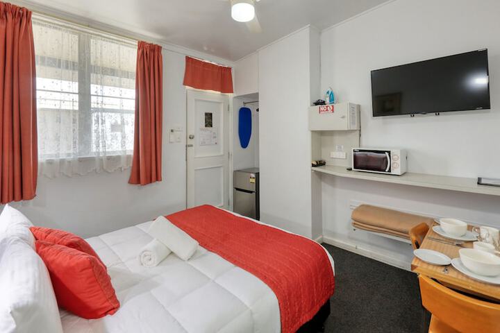 Room 11 of 29