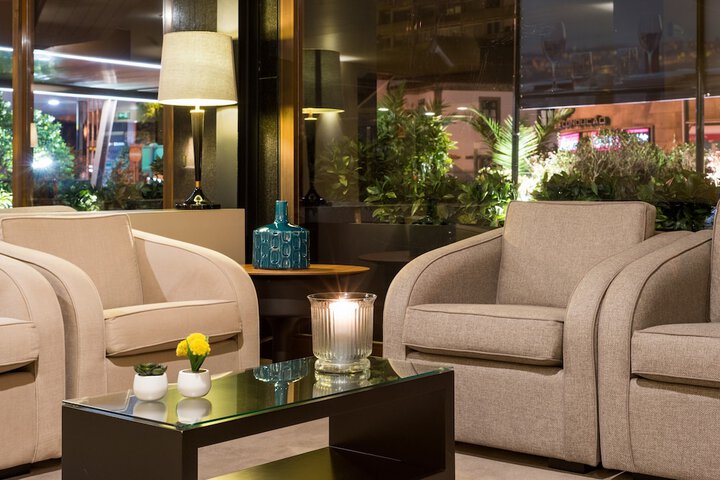 Guest Lobby