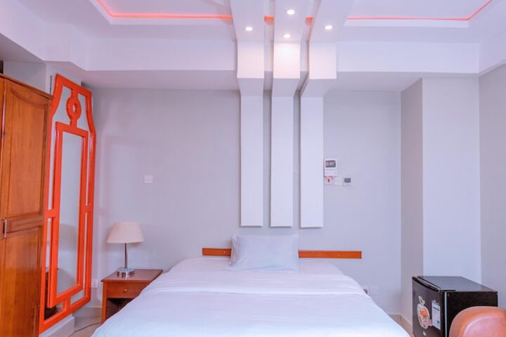 Room 18 of 46