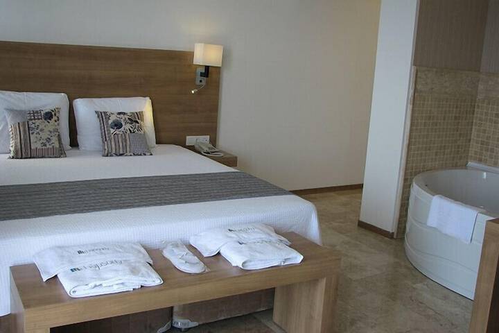 Room 17 of 65