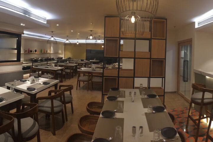 Dining 30 of 45