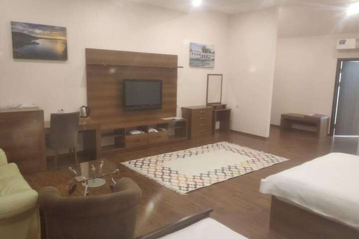 Room 4 of 23