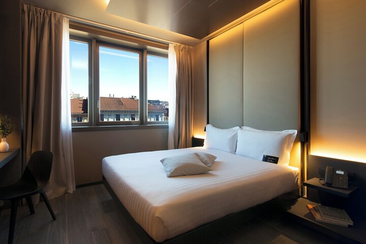 Room 7 of 34