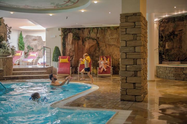 Pool 58 of 148