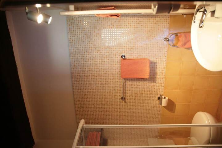 Room 24 of 45