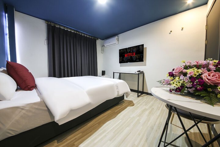 Room 4 of 29