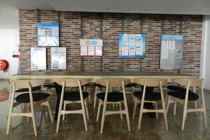 Entrance & Lobby