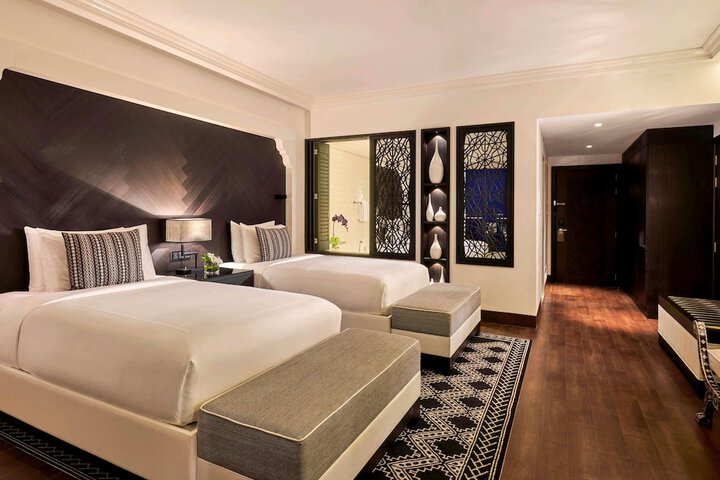 Room 18 of 109