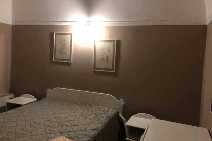Room 2 of 21