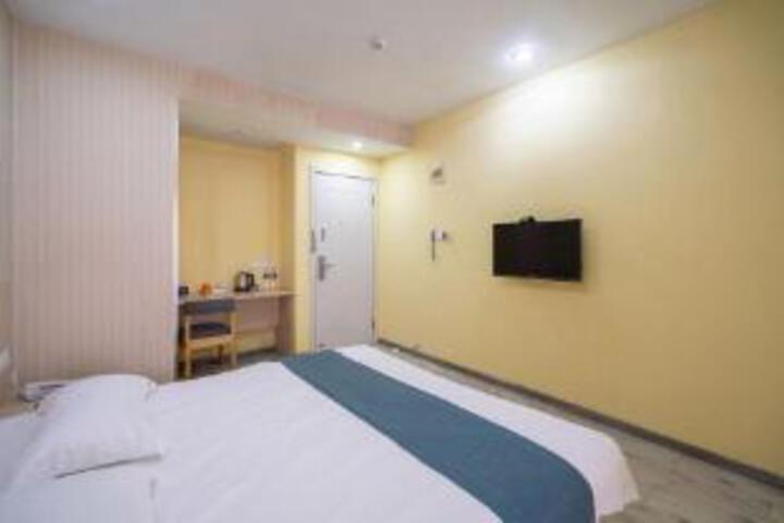 Room 4 of 5