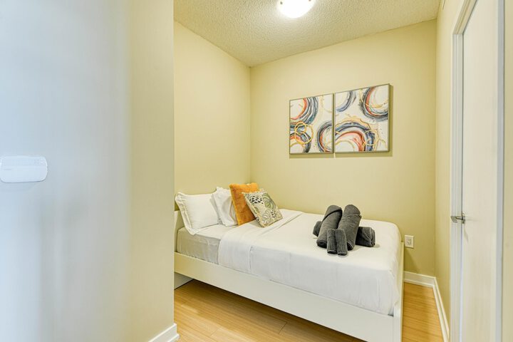 Room 44 of 196