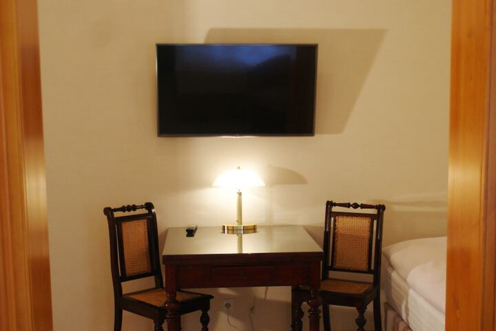 Room 14 of 38