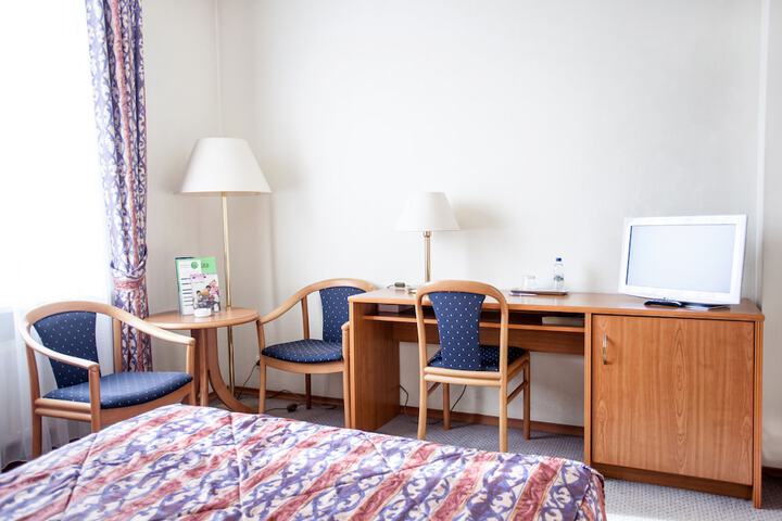 Room 9 of 108