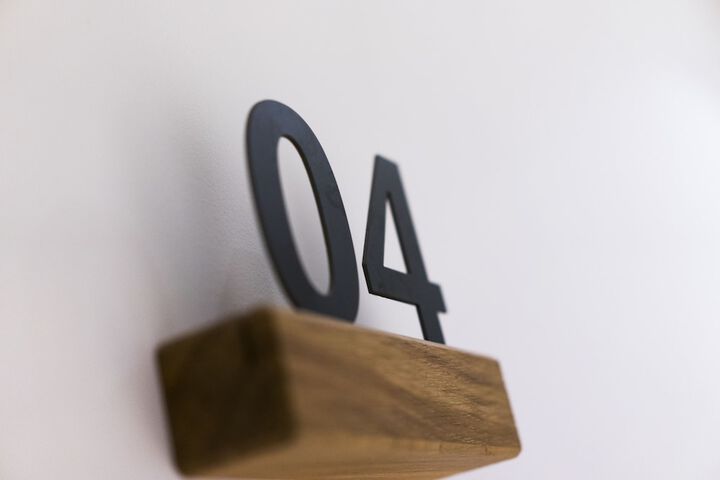 Room 10 of 37