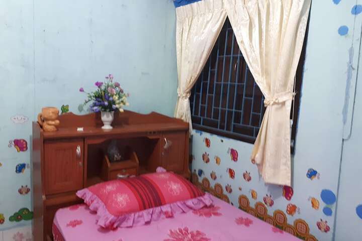 Room 5 of 14