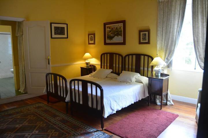 Room 6 of 42