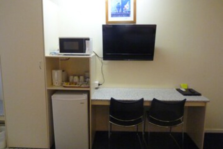Room 40 of 102